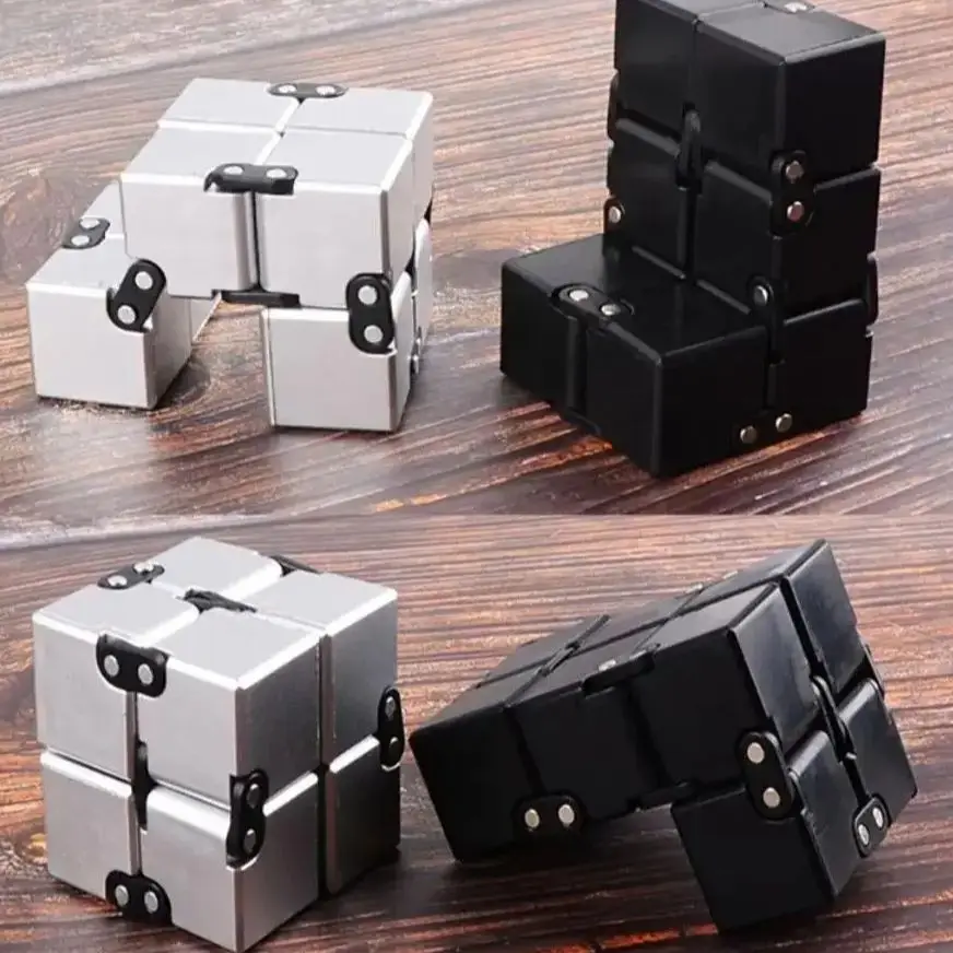 Metal Infinite Cube Stress Relief Toy Effortlessly Spin the Hand-Cranked Top Office Cube Stress Relief Children's Educational Po