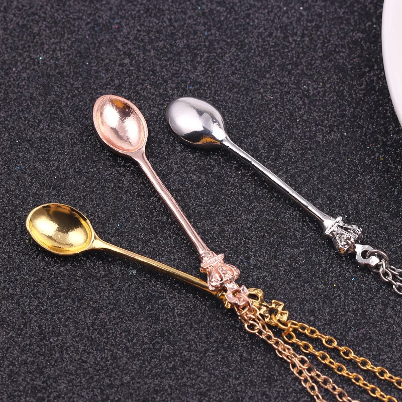 Alice Vintage Gold Crown Spoon Pendant Necklace Alloy Mini Crown Jewelry Fashion Retro Necklace Gift For Women view 3