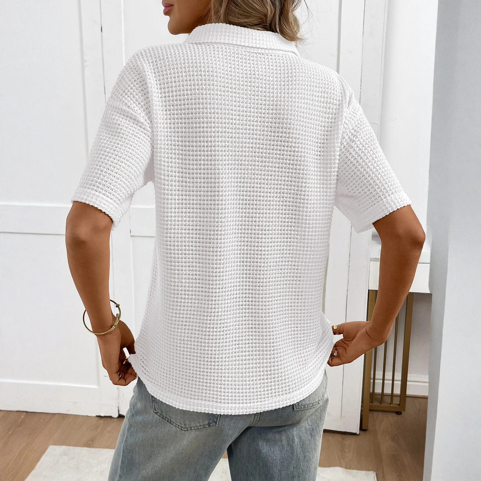 เสื้อยืดแขนสั้นผู้หญิงทรงหลวม นุ่ม สบาย สีพื้น ระบายอากาศดี แฟชั่นฤดูร้อน สไตล์ลำลอง เหมาะสำหรับใส่ไปทำงาน