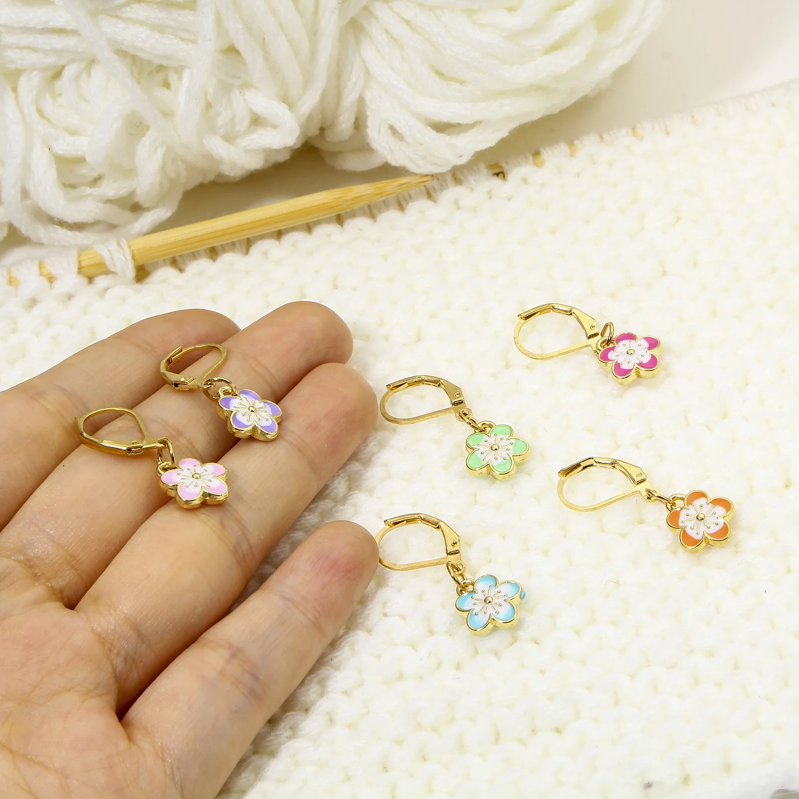 6pcs/Set Multicolor Enamel Sakura Flower Crochet Latch Knitting Stitch Markers For DIY Craft Needle Clip Removable Knitting Tool