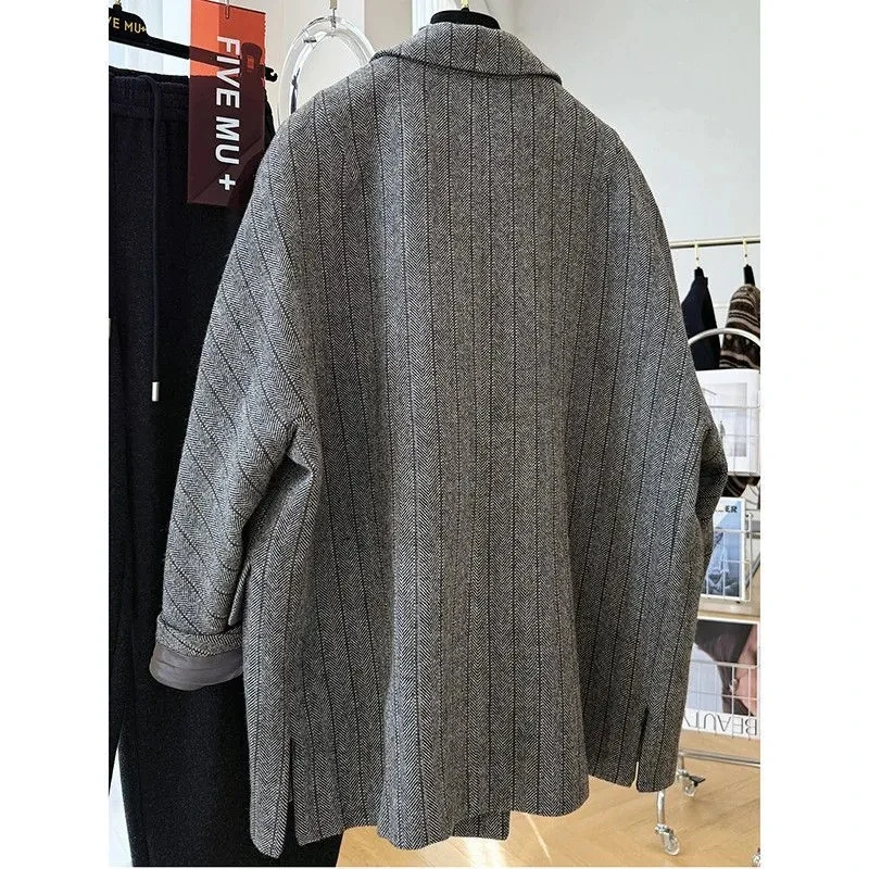 Suit Jacket Women's Short 2026 New Spring Autumn Wine Red Design Sense Top Elegant Suit Jacket Female Slim Single Buckle Blazer