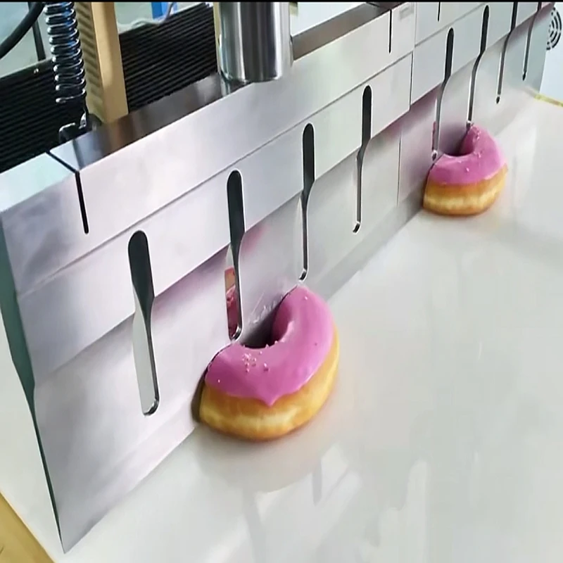 เครื่องมือตัดอาหารอัลตราโซนิกแบบกำหนดเอง 20kHz ใบมีดตัดเค้กอัลตราโซนิกโลหะผสมไทเทเนียม