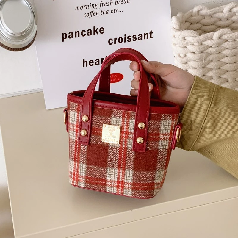 

Korean-style niche stylish plaid mini bucket bag, new arriva