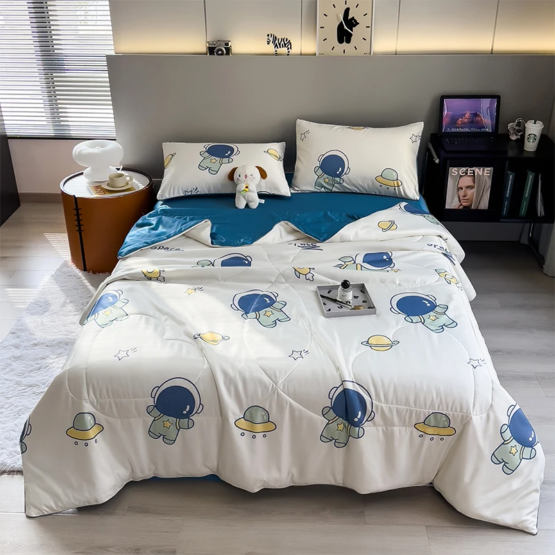 Cartoon Astronaut Summer Quilt Adult Kids Air Conditioning Thin Comforter Cool Feeling Skin-friendly Comfortable Thin Blanket