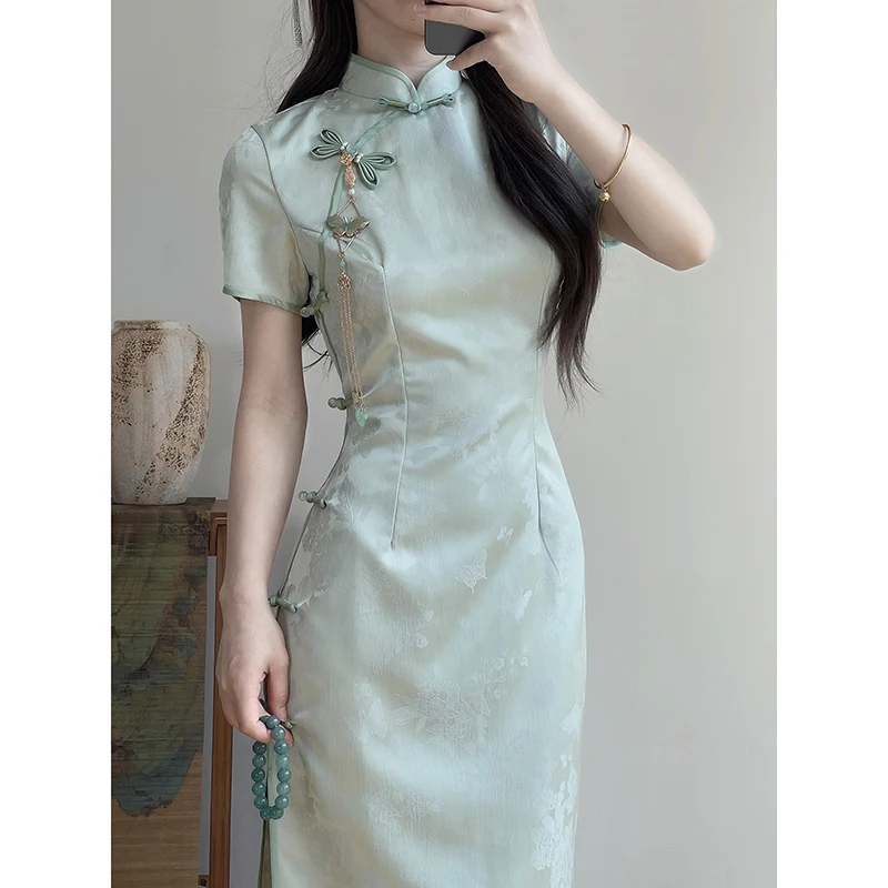 

een Young Revised Version of the Republic Daily Elegance Beautiful Girl ort Sve High Split Chinoiserie Sle Summer Qipao