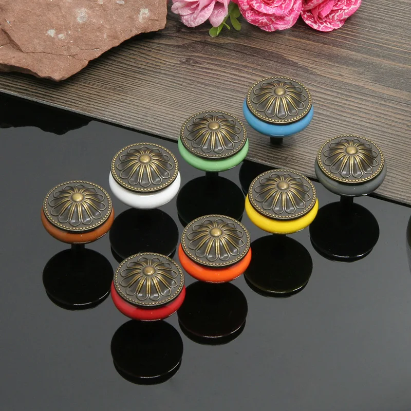 Cabinet Door Knobs Embossed Daisy Metal Cover Kitchen Cabinets Pulls Ceramic Dresser Wardrobe Cupboard Cabinet Furniture Handle