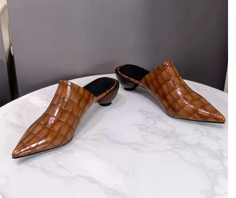 Sandalias nuevas europeas americanas para mujer, zapatillas sexis con punta estrecha y tacón de bola, zapatos de verano para mujer, zapatos de mulas para mujer