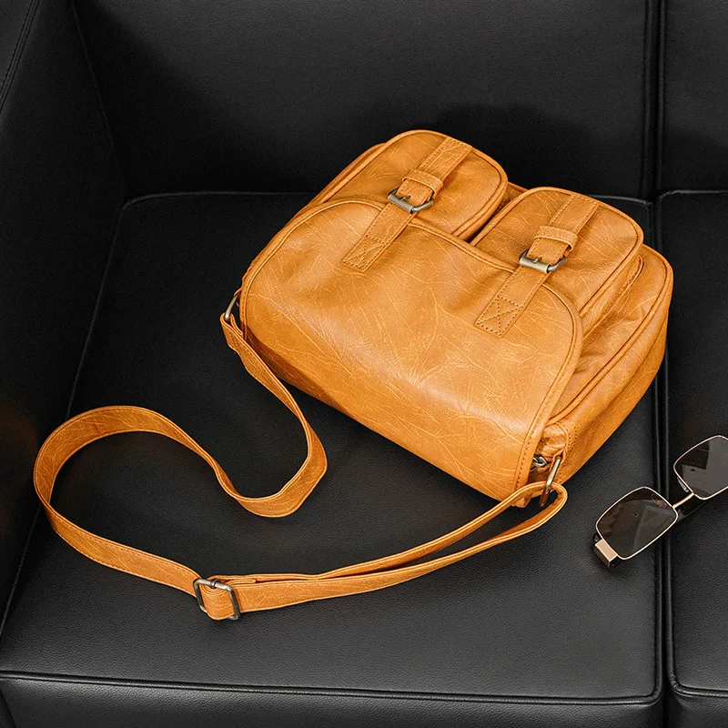 Trend street multi-pocket lock clamshell shoulder bag green retro leather diagonal cross riding satchel bag