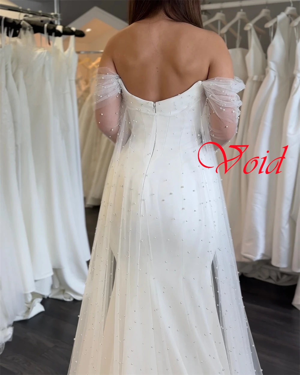 Robes de mariée en mousseline de soie blanche personnalisées, élégantes, sans bretelles, épaules dénudées, manches longues, robe de mariée avec traîne chapelle, robe sirène