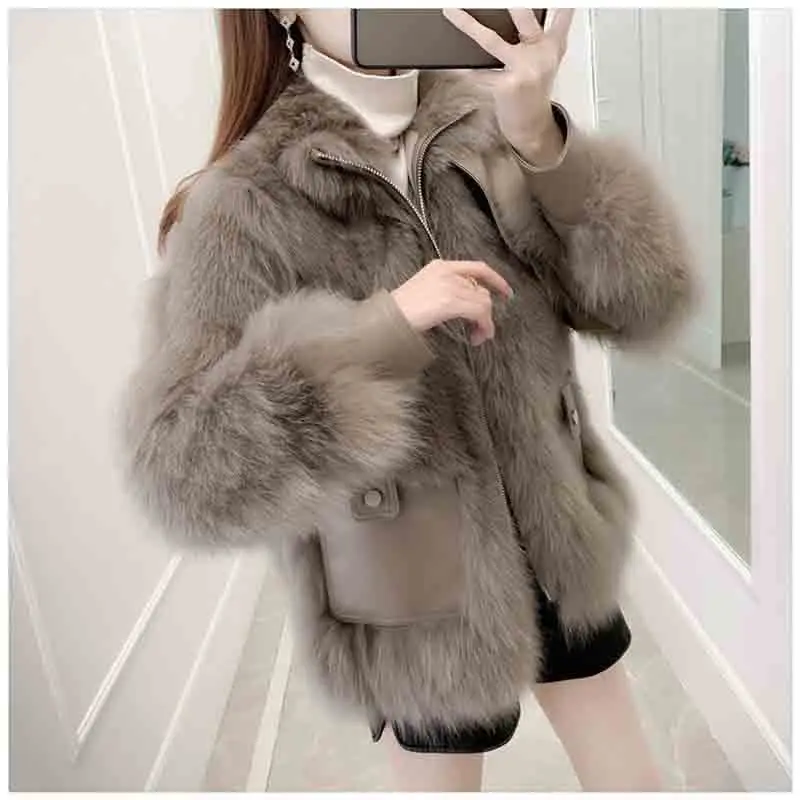 Fashionable Women's Short Thickened Coat 2022 Autumn And Winter New Temperament All-in-one Ladies Faux Fur Loose Toplady