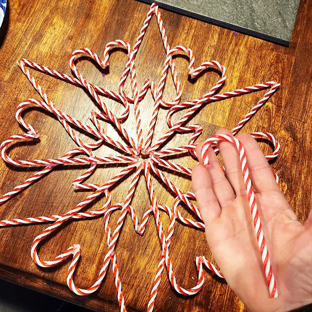 

24pcs Christmas Plastic Tree Hanging Ornaments Twisted Red White Crutch Candy Canes DIY Xmas Home Indoor Outdoor Party Decoratio