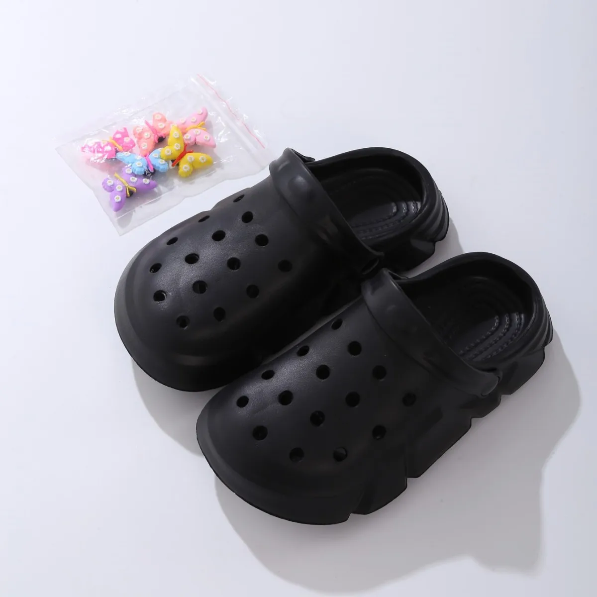 Casual Breathable Clogs With Cute Cartoon Charms For Girls, Slip-on Beach Slide, Anti Slip Garden Clog Shoes For Beaches