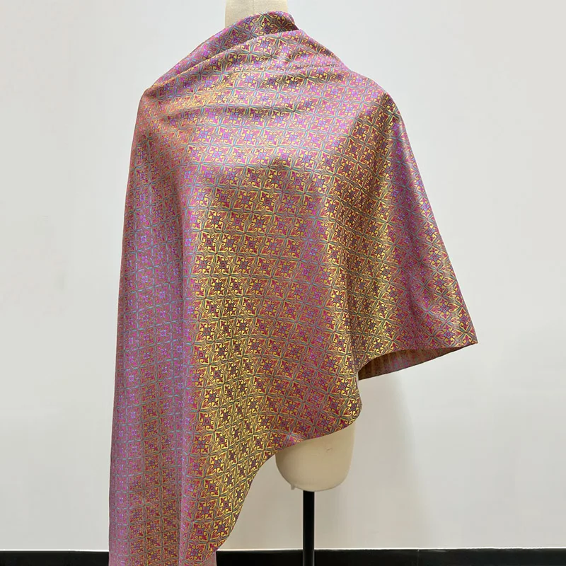 Brocado jacquard nigeriano colorido pré-cortado, tecido geométrico com padrões vibrantes para projetos de artesanato de estofados de vestidos