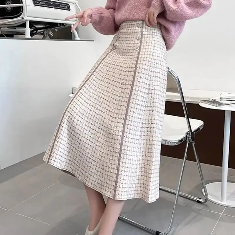 Xiaoxiangfeng Plaid Knitted Half Skirt with Autumn Winter Temperament High Waist High-end Mid Long Slimming A-lin Umbrella Skirt