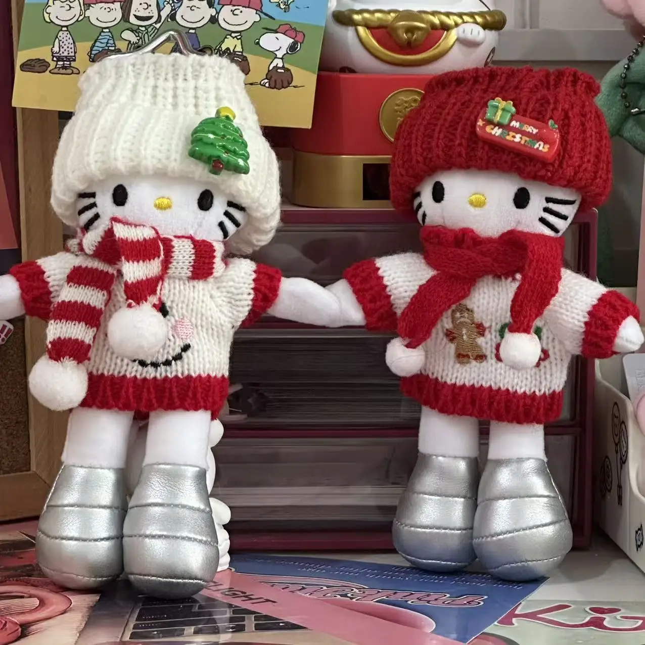 Falda roja de Hello Kitty de dibujos animados, llavero de muñeco de peluche relleno de algodón Pp, colgante Kawaii, corazón de niña dulce, juguete de regalo de Navidad