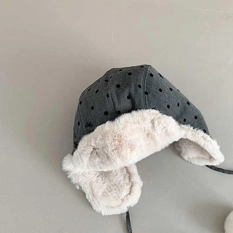 

J15U Children's Fleece Lined Earflap Hat Kids Bonnet Caps with Round Dots Designed for Comfort and Warmth in Outdoor Setting