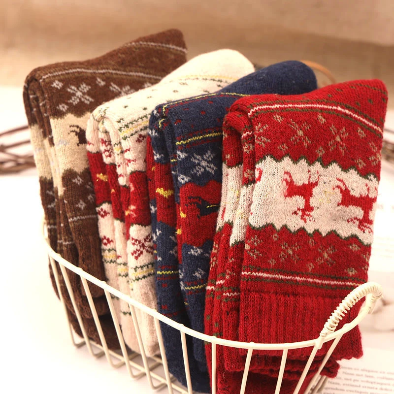 5/10 pairs of women's winter warm socks, retro and fashionable mid tube deer print socks, Christmas reindeer New Year socks.