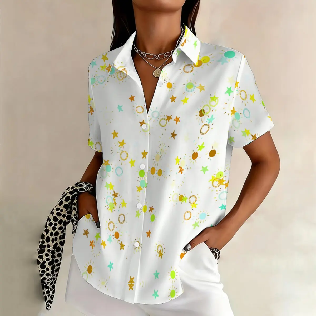 

Простая и стильная женская летняя рубашка больших размеров с принтом звезд, модная повседневная универсальная рубашка с короткими рукавами и отложным воротником.