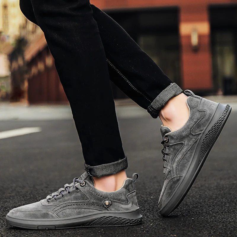 Leather Men Hikking Shoes Outdoor Non-slip Sports Shoes Fashion Comfortable Moccasins Retro Men Walking Sneakers Big Size 47