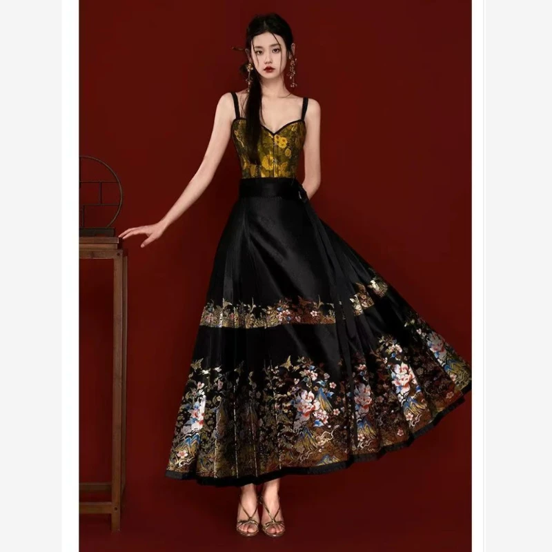 Original Ming Dynasty Hanfu Women's 2026 Spring New Fashion Horse Face Skirt Heavy Weaving Gold Makeup Flower Half Body Skirt