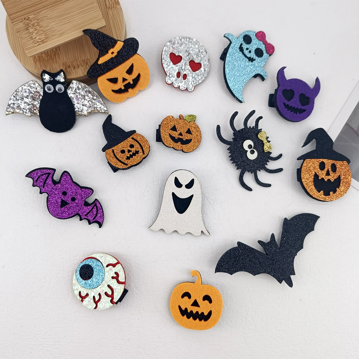Neue Halloween Filz Stoff Bunte Glitter Cartoon Schädel Kopf Fledermaus Spinne Kürbis Haarnadeln Haar Clips Halloween Liefert Kopfbedeckungen – Detail 4