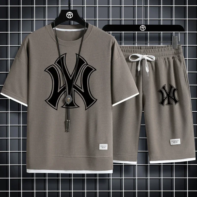 

Summer 2025 set, anime bear pattern sportswear, sportswear, two-piece set, waffle pattern clothing for both men and women