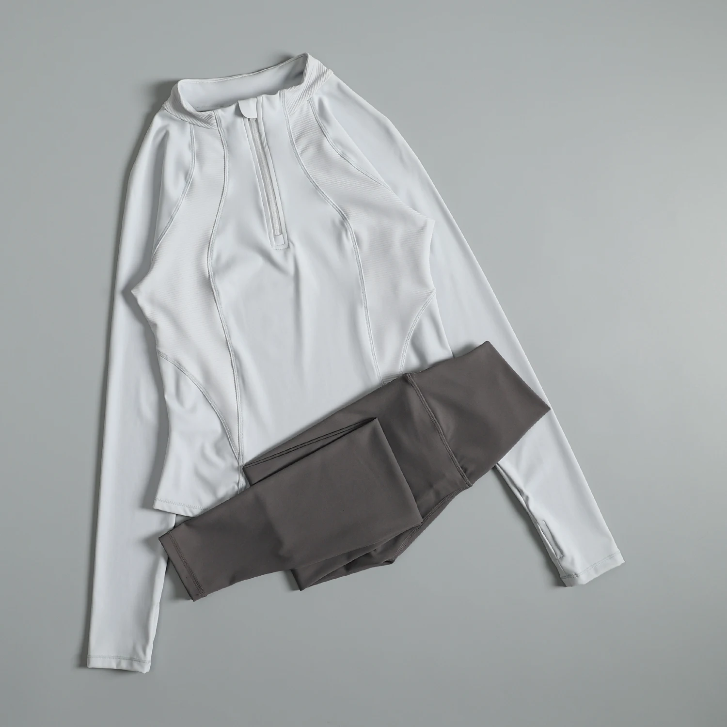 ชุดโยคะสำหรับผู้หญิงในฤดูใบไม้ร่วงและฤดูหนาว ชุดออกกำลังกายพิลาทิสระดับไฮเอนด์ ชุดฟิตเนสแบบซิปครึ่งตัว ช่วยกระชับสัดส่วน