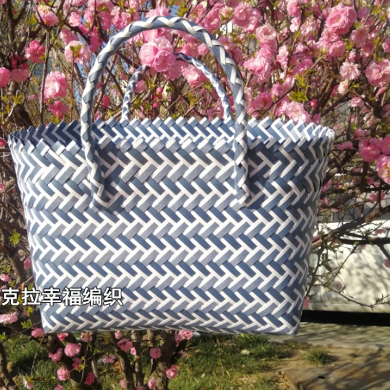 Design PVC Woven Women Bag Large Capacity Tote Women Handbag Hand Woven Color Contrast Beach Bag