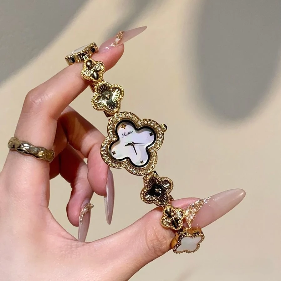 New Fashion Hot Sale Brand Watch Women Luxury Quartz Watch Four-leaf Grass Diamond Style Elegant Watches Women Bracelet Gift
