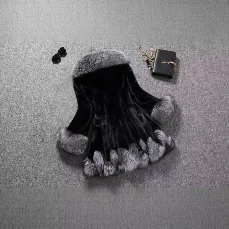 معطف فرو تقليد جديد لعام 2025 معطف شتوي بقلنسوة من فرو المنك الأبيض للنساء #4