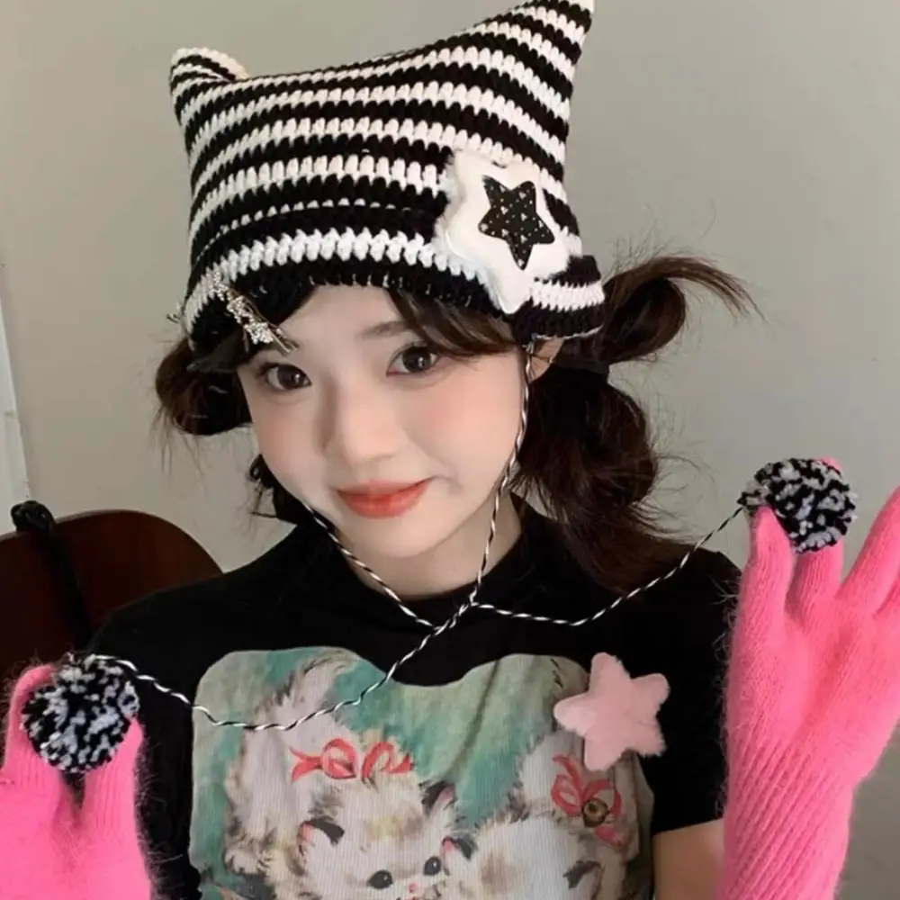 

Y2K Вязаные шапки в полоску с ушками дьявола Ins Симпатичные женские шапки Вязаная шапка в полоску с ушками дьявола Вязаные крючком пуловеры Шапки Осенне-зимние шапки