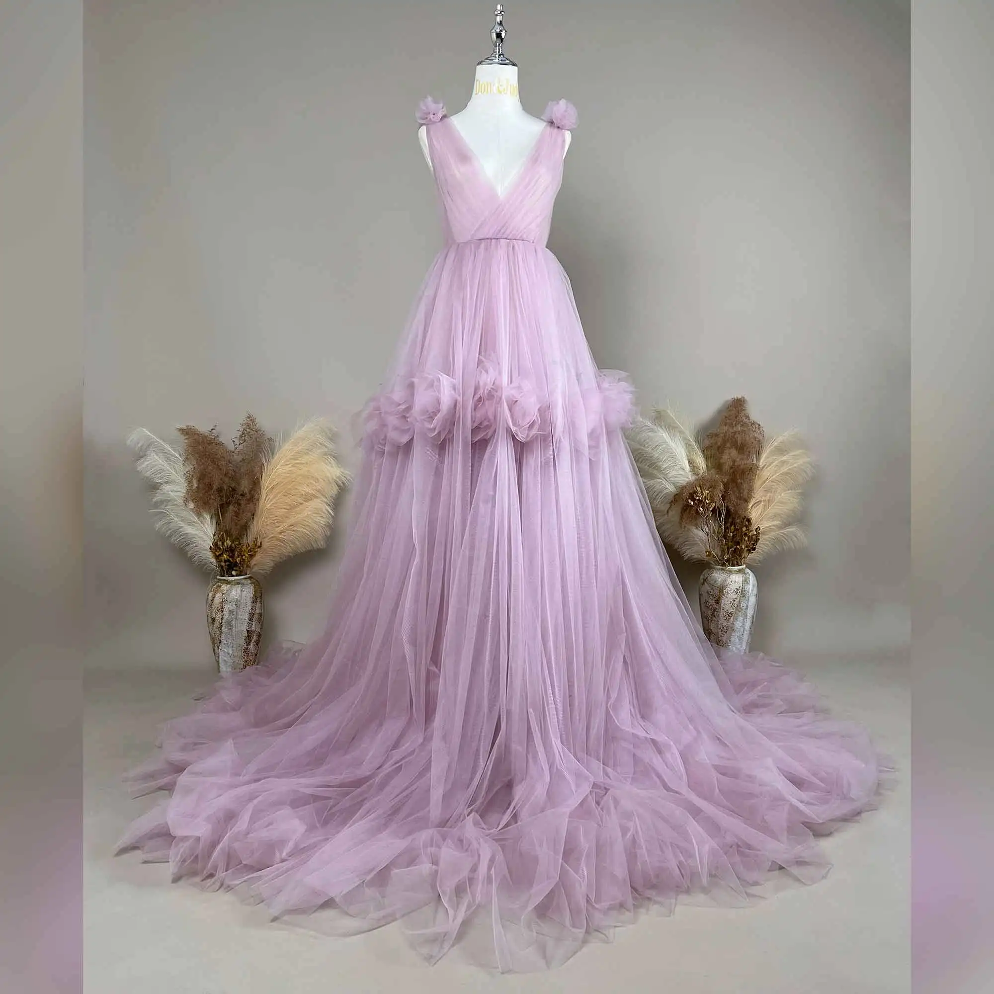 

Платье Don&Judy Ethereal Lilac из фатина - с V-образным вырезом, без рукавов, с ручной вышивкой розами, для беременных, для фотосессии