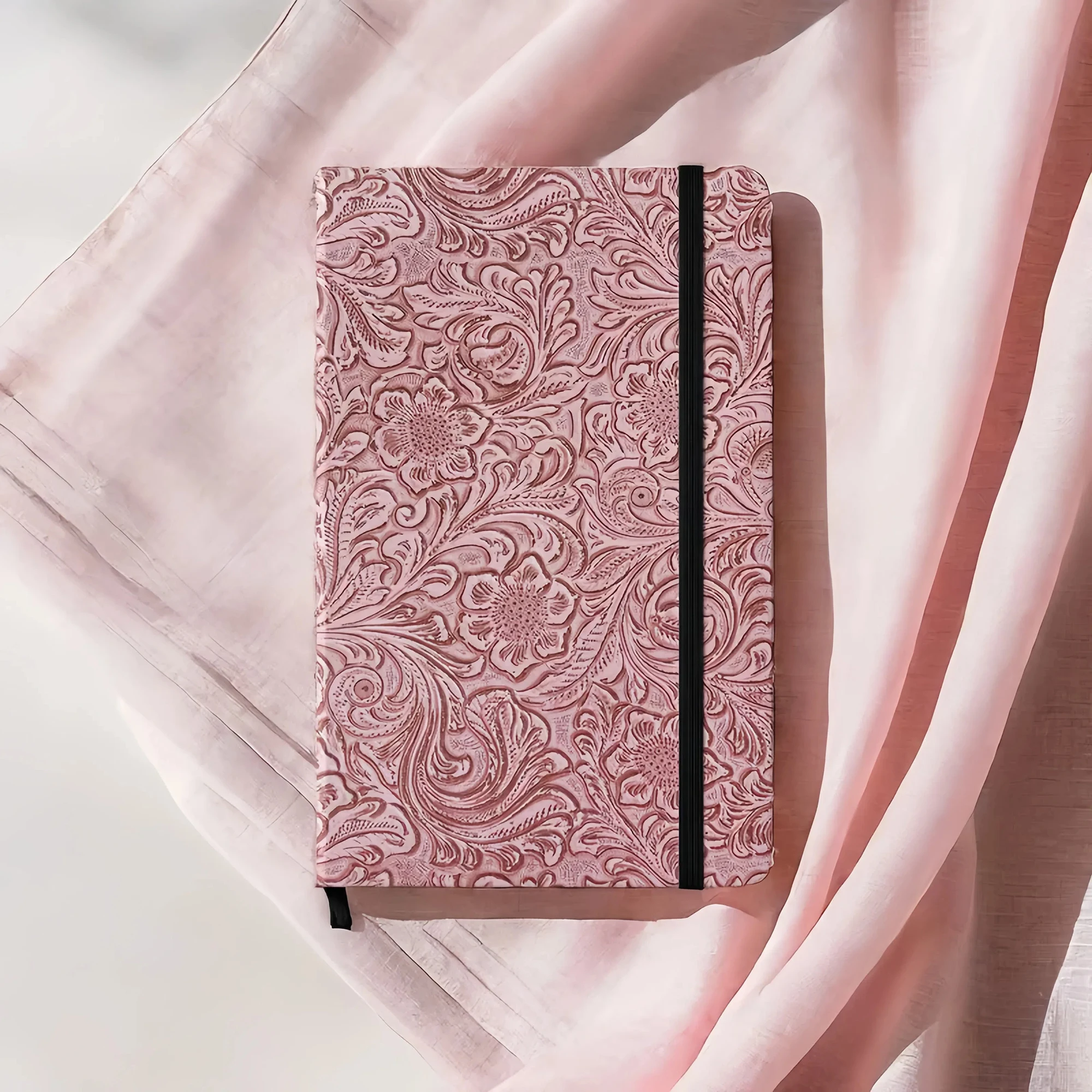 BUKE Retro-Notizbuch mit Blumenmuster und Punkten, 3D-geprägtes Kunstleder, A5-Format, Hardcover, 160 g/m² dickes Papier, Notizbuch mit 5x5-mm-Punktraster. – Detail 10