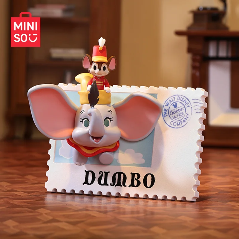 Oorsprong Miniso Anniversary 100 Retro Stamp Series Blind Box Hipper Trend Toy Figure Koelkast Sticker Handgemaakt cadeau voor kinderen