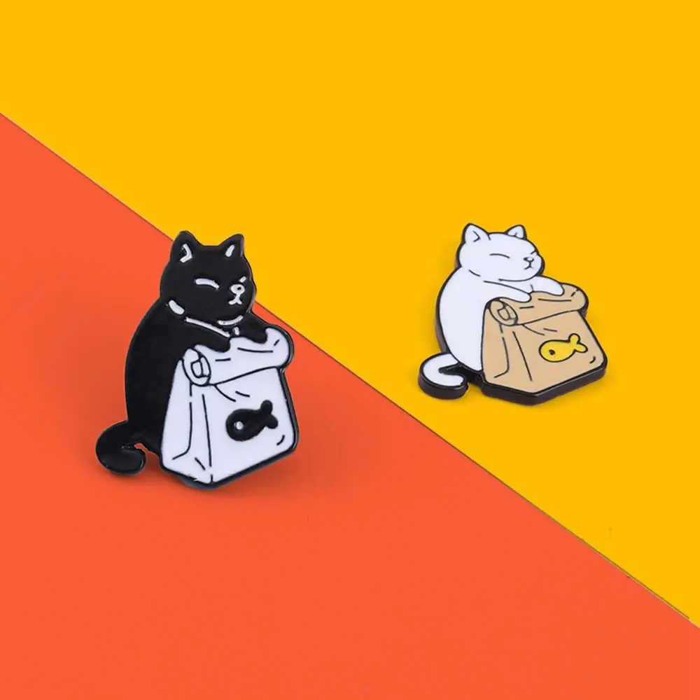 Cute Black and White Cat Animal Badge Personality Simple Cartoon Food Shape Alloy Accessory Brooch Gift for Women Men Backpack