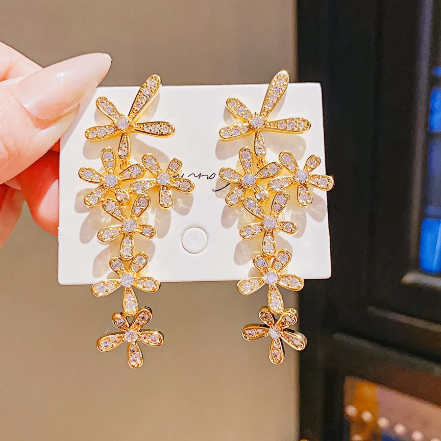 

French Retro-style Zircon Irregular Flower Earrings, Light Luxury and High-end Earrings,cold Style and Simple Earrings for Women