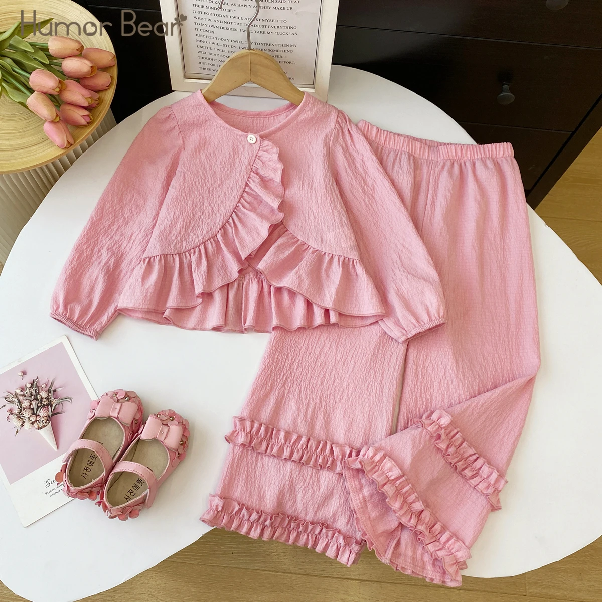 Humor Bear Koreanisches Mädchen-Outfit, Herbst, neues Oberteil mit Rüschen und langen Ärmeln, Spitzenhose mit weitem Bein, zweiteiliges Mädchen-Kleidungsset, modische Sets – Detail 2