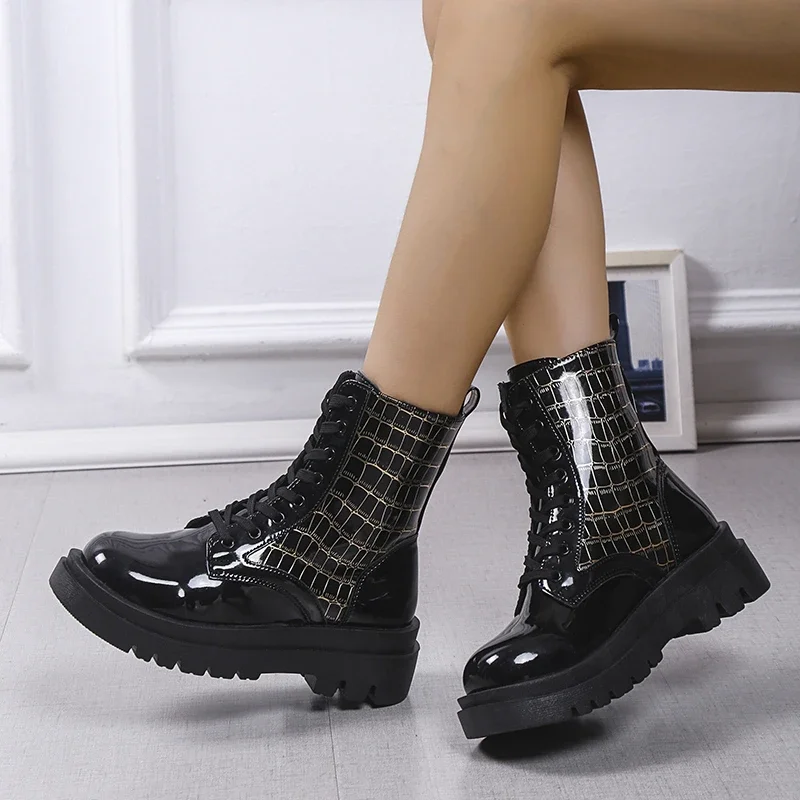 Shoes Female 2023 New High Quality Women\'s Boots Comfortable Round Toe Platform Boots Winter High Top Lace-up Motorcycle Boots