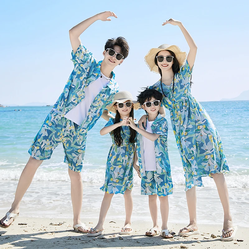 Family Matching Outfits Summer Beach Mum Daughter Bohemian Floral Dresses Dad Son Shirts/T-shirt+Shorts Holiday Couple Clothes