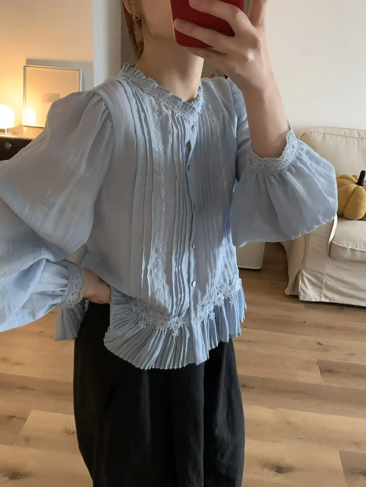 

Lilian Miluroom Early Spring Fre Wood Ear Lace Hollow Long Sve Women's irt Pleated Fem Sle round Ne Pure Color