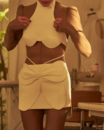 レディース ハイウエスト ミニスカート オーバーサイズ リボン バックタイ ストラクチャード アイボリー ホワイト デザイナー パーティー トレンド エバープリティ プラスサイズ