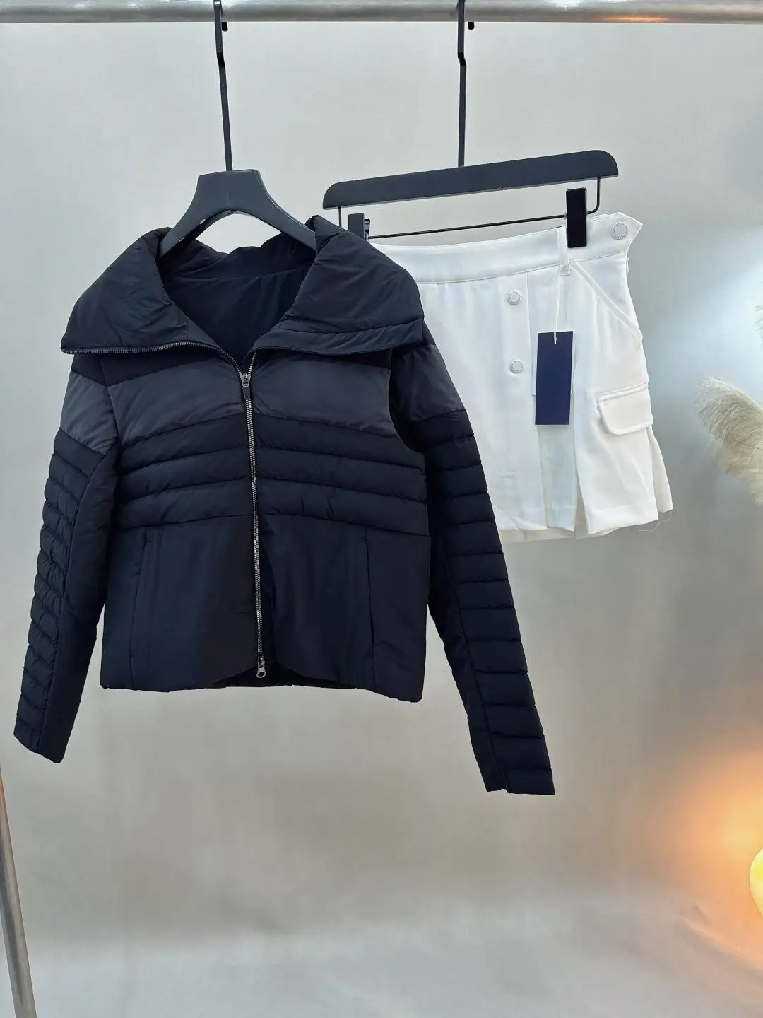 2026 New Arrival Women Golf Winter White Duck Down Jacket Slim Fit Versatile Warm Zipper Sport Coat