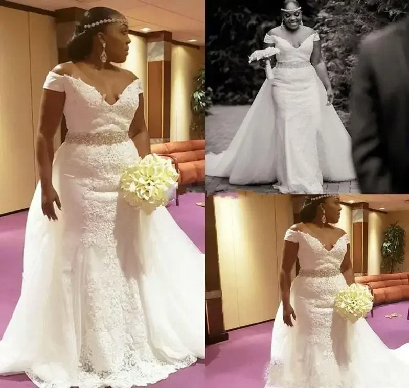 Maßgeschneiderte Meerjungfrau-Brautkleider in Übergröße, abnehmbare Schleppe, afrikanische Spitze, Kristalle, Sweep-Zug, Strandhochzeitskleid, schulterfrei