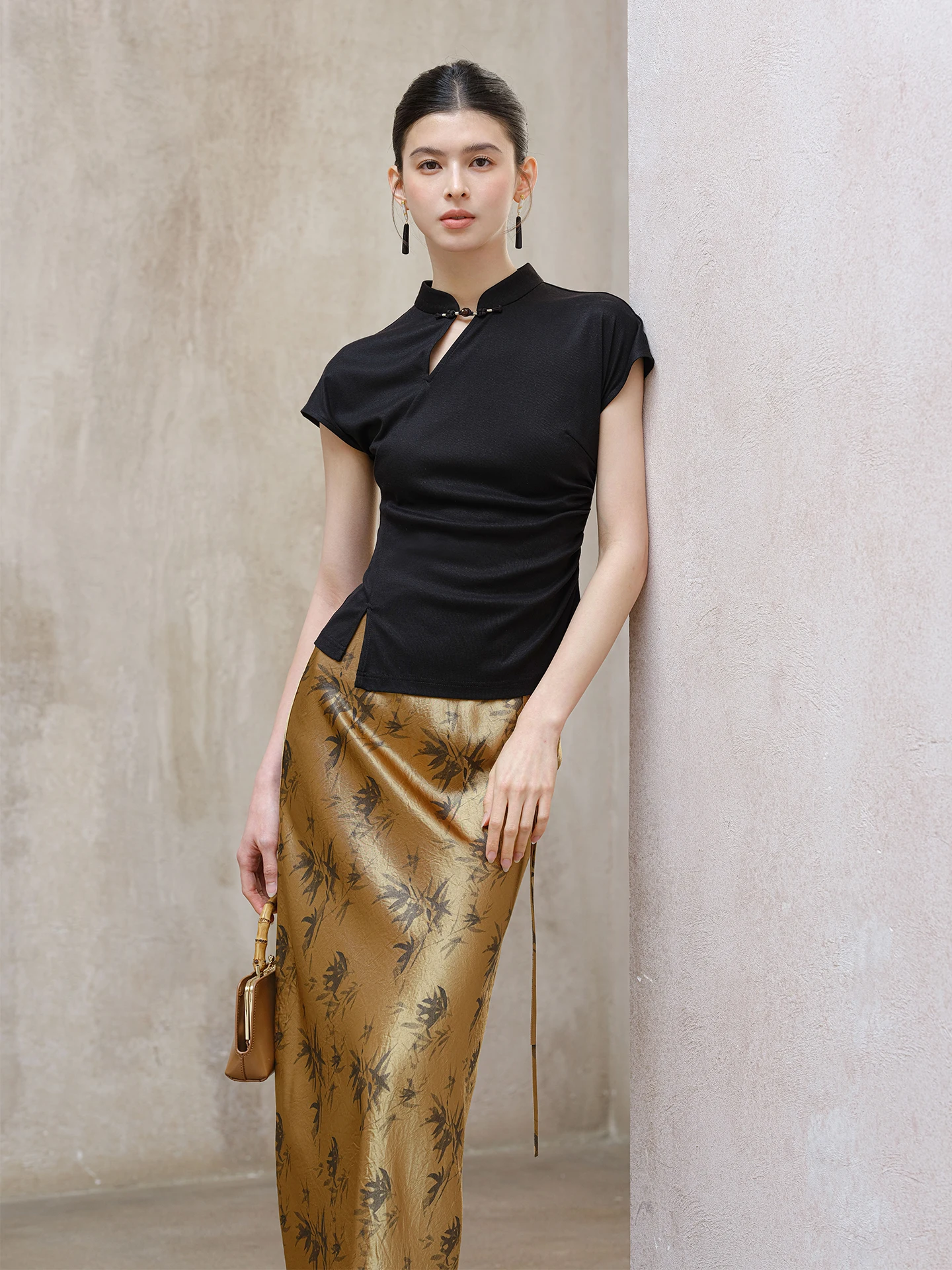 

New Chinese Sle Slim Fit Women's Top Bla ort Sve Stand Collar Button Embellied Pleated Waist Cinched Faionable