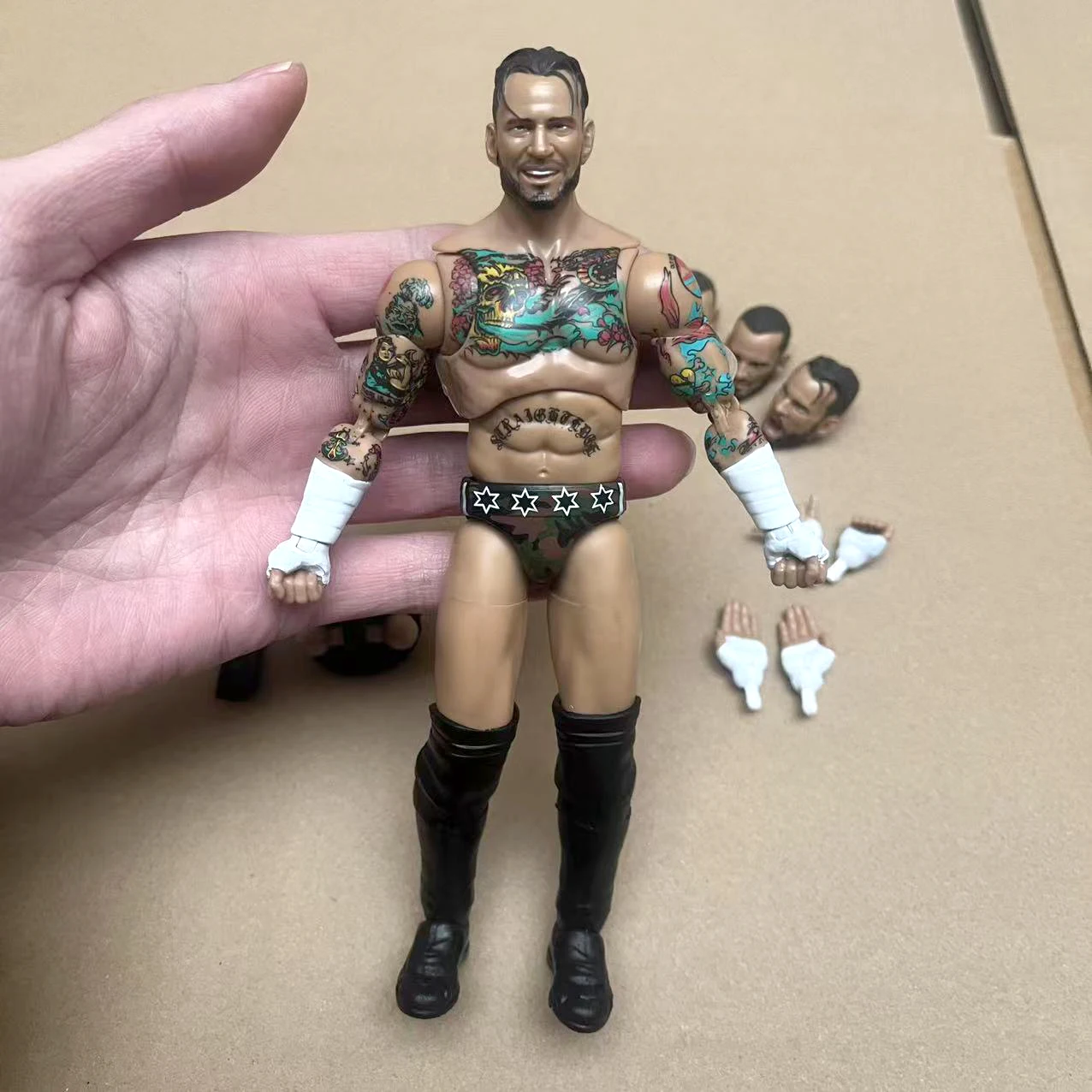 Cm Punk 6 ''Figura Originele Uitdaging Arena Worstelen Gladiator Moving Mma/Wwe/Aew Figuur