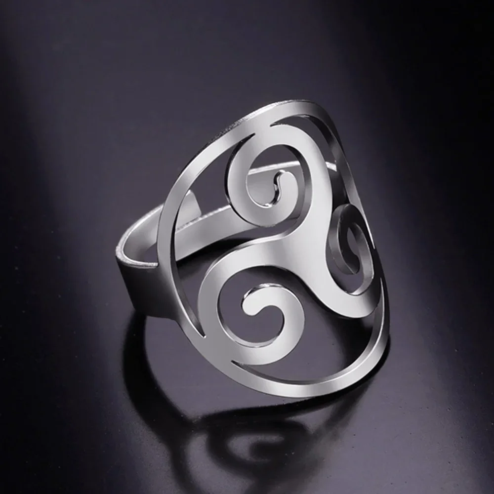 Skyrim Celtics Triple Spiral Triskelion Ring for Men Women Triskele Symbol Irish Amulet Stainless Steel Couple Jewelry