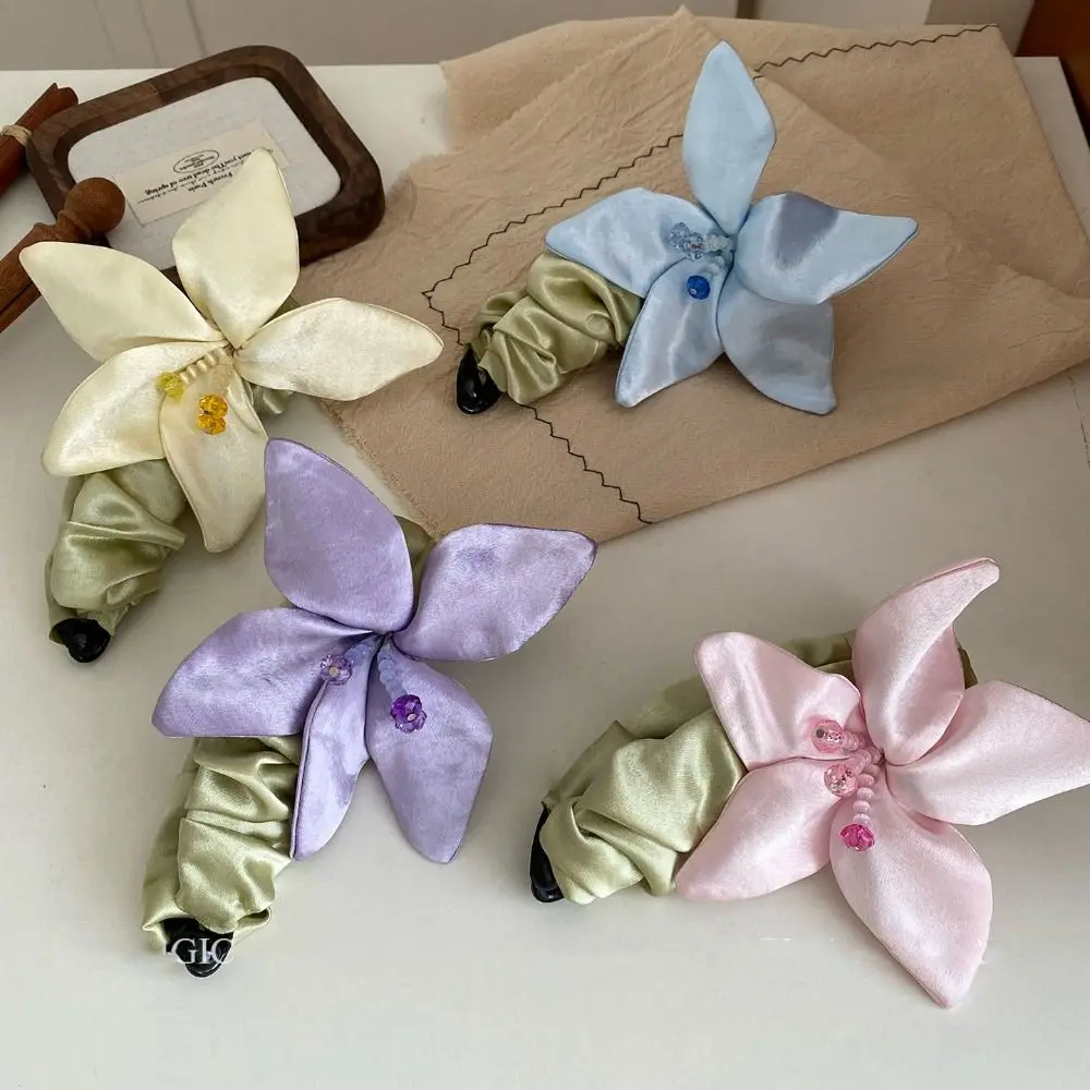 

Креативная нескользящая атласная заколка-банан для высокого хвоста, тканевая вертикальная заколка-зажим, украшение для волос, аксессуар для волос, заколка-цветок на каждый день