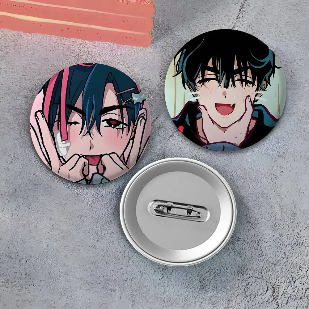 Alien Stage Anime Tinplate Badge 58mm Round Brooch Ivan Till Mizi Luka Yu Sua Button Pin Backpack Decor Fans Gift