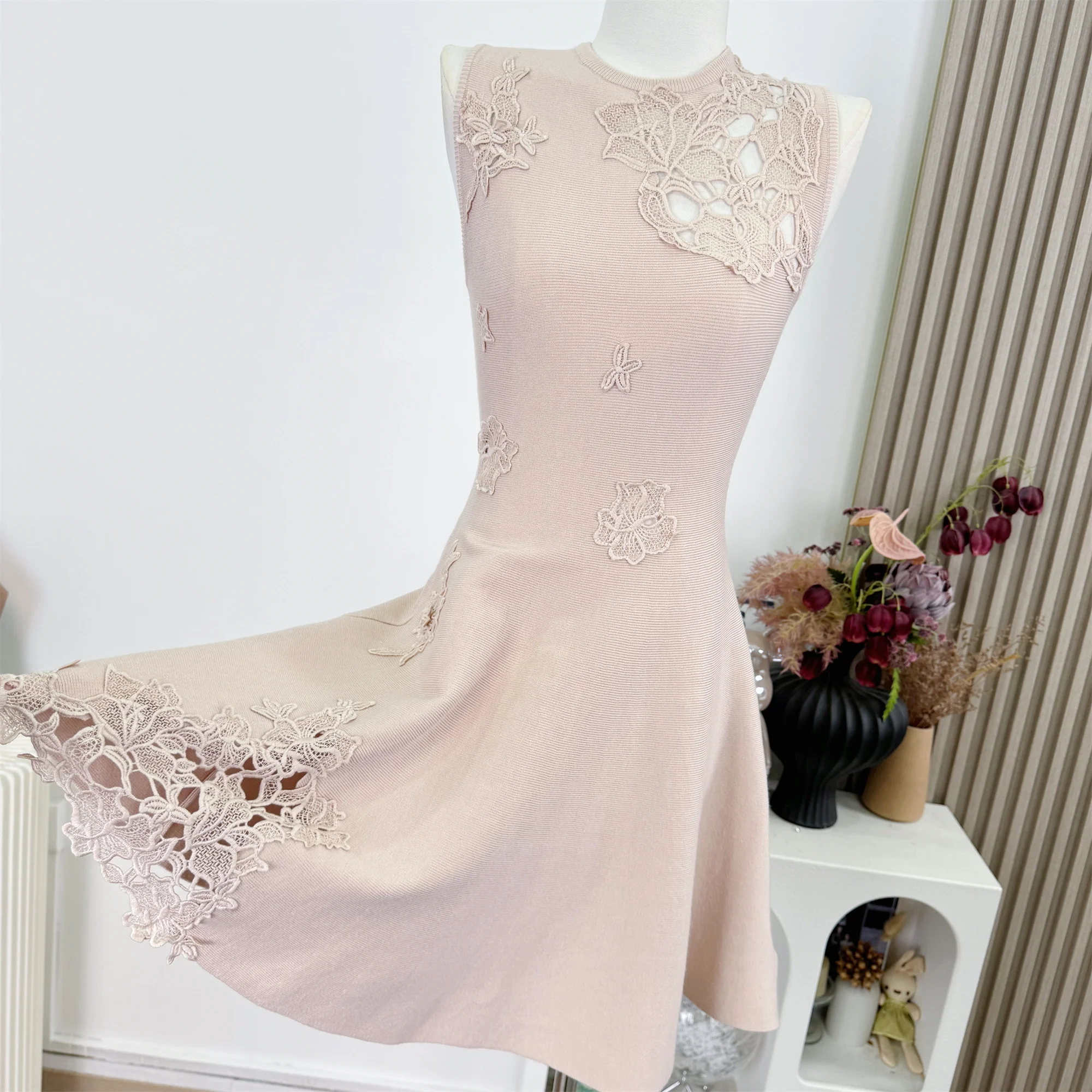 เดรสผู้หญิงลายลูกไม้ทรงเอเข้ารูป กระโปรงทรงเอ สไตล์หรูหรา ดูดีมีระดับ ผ้าถัก แฟชั่นฤดูใบไม้ผลิ สไตล์ฝรั่งเศส คอทรงกลม รุ่น F594