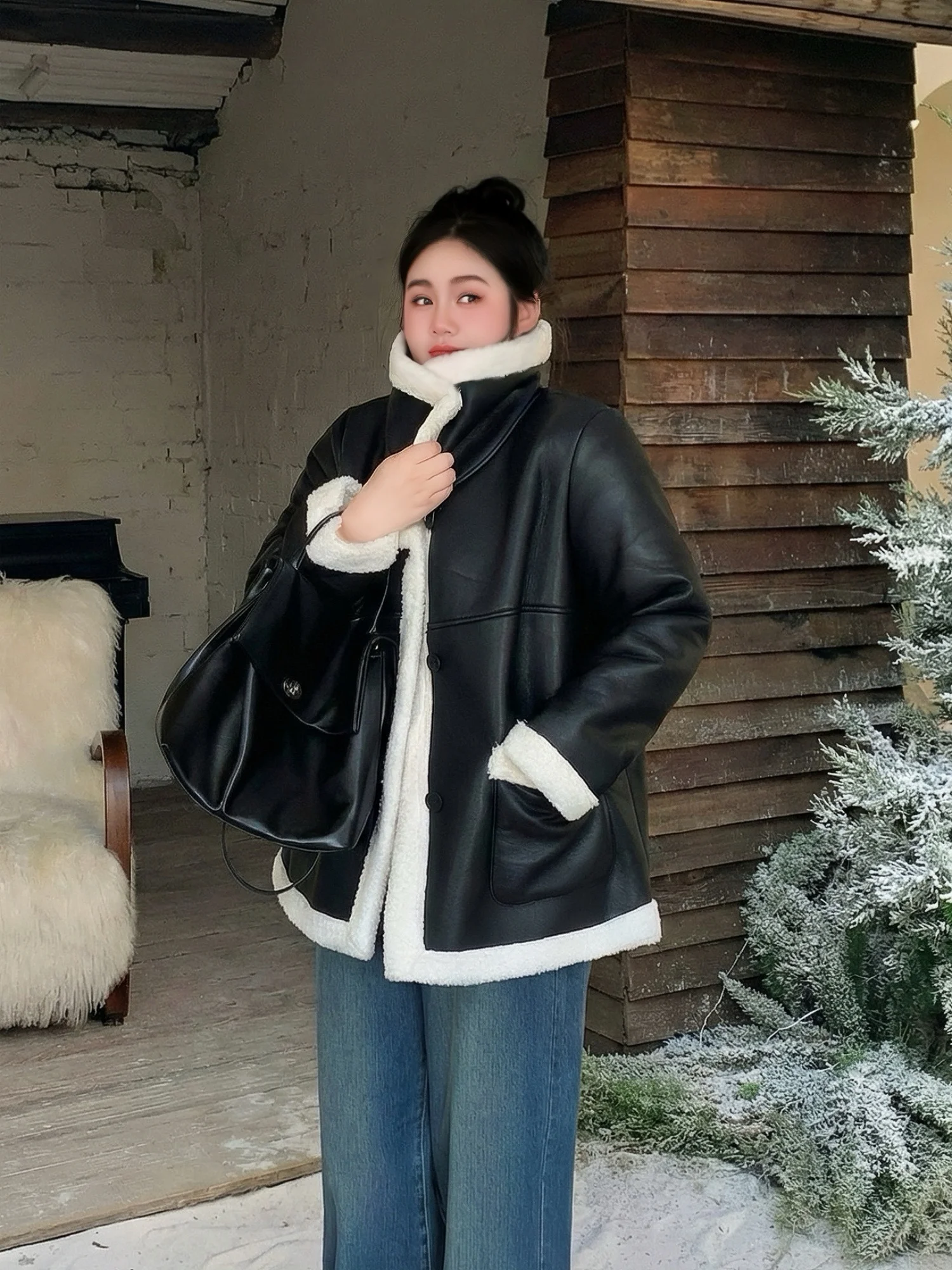 

Зимняя куртка больших размеров для женщин: повседневная, на флисовой подкладке, свободного кроя, теплая, с большим воротником, из искусственной кожи и меха.